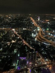 Fototapeta na wymiar Panorama de nuit à Bangkok, Thaïlande
