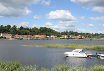 Obraz premium Elbe mit Lauenburg
