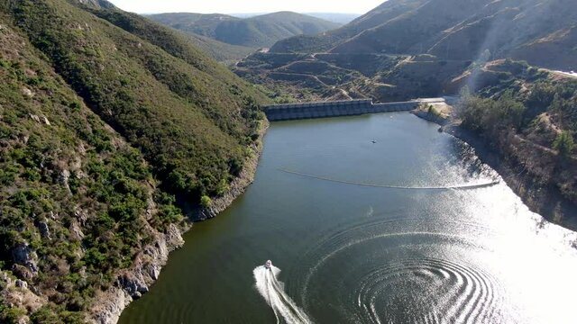 Aerial view of speed boat on Lake Hodges, Water activity in Rancho Bernardo East San Diego County, California, USA 