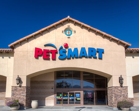 PetSmart Store Exterior View