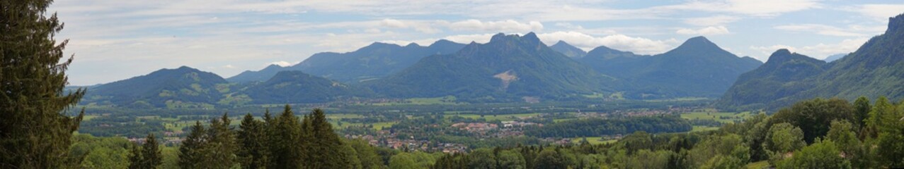 Fototapeta na wymiar Panorama um Brannenburg