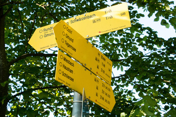 Wanderwegweiser bei Gmund am Tegernsee