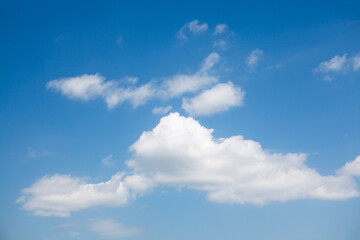 Obraz na płótnie Canvas Atmosphere with clouds in the daytime 
