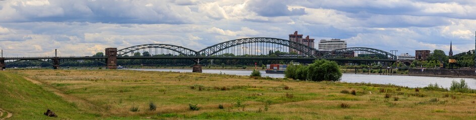 Fototapeta premium Köln Südbrücke Megapixelaufnahme