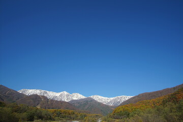 Obraz premium typical mountain landscape of Japanese alps in Hakuba at early Autumn