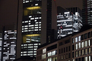 Fototapeta premium Gebäude in Frankfurt, nachts