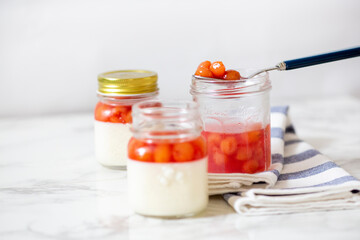 さくらんぼのコンポートとパンナコッタのスイーツ