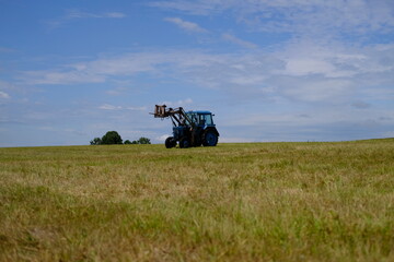 Obraz premium tractor in field