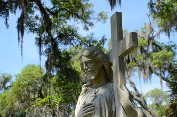 Obraz premium Statue on cemetery