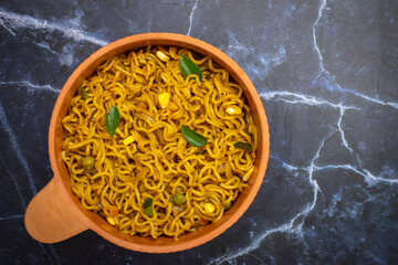 indian instant masala atta noodles with vegetables