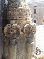 Fontana delle Tiare a largo del Colonnato, (arch. Pietro Lombardi ) Roma. - obrazy, fototapety, plakaty