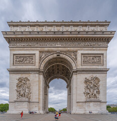 Fototapeta na wymiar Paris, France - 07 24 2020: Front view of The Triumphal arch