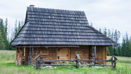 Góralska chata na polanie © Mariusz Sowula