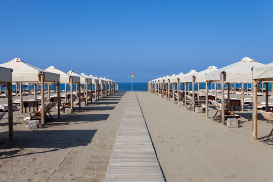 Forte dei Marmi, la spiaggia e gli stabilimenti balneari in estate