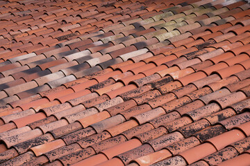 tejas de un tejado
