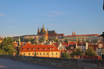 Obraz premium Morning Prague castle douring quarantine, sunrise, St. Vitus cathedral