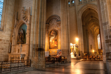 intérieure gothique de la cathédrale Saint-Pierre-et-Saint-Paul de Nantes en Loire Atlantique