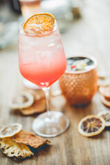 Cocktails de verano en copa