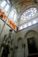 intérieure gothique de la cathédrale Saint-Pierre-et-Saint-Paul de Nantes en Loire Atlantique