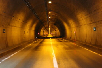 トンネル内