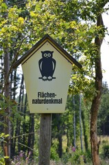 Flächennaturdenkmal - Wald und Wiesen im Sommer
