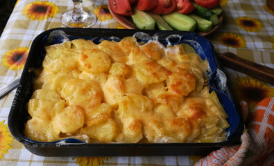 potato casserole with cheese and cream