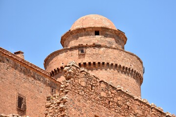 Detalle de las torres del castillo de la Calahorra en Granada, España