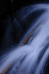 Torrente de Les Laquettes, Parque Natural de Neouvielle, Pirineo franc&eacute;s, Bigorre, Francia.