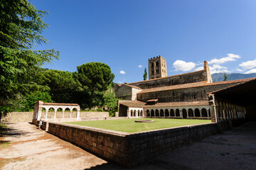 claustro del siglo XII, monasterio benedictino de Sant Miquel de Cuixa , año 879, pirineos orientales,Francia, europa