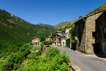 Fototapeta na wymiar pueblo de Noedes, reserva natural de Noedes,macizo de Madres-Coronat, Roussillon, pirineos orientales,Francia, europa