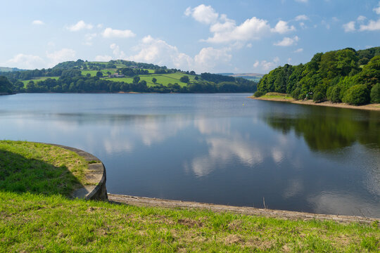 Damflask reservoir, Sheffield, South Yorkshire, England, UK