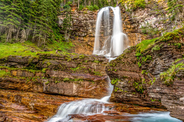 Obraz premium Virginia Falls Creek in Glacier National Park, Montana, USA Below the Main Level