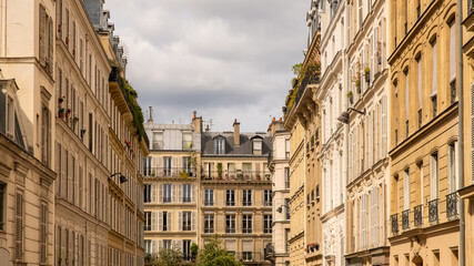 Fototapeta na wymiar Paris, typical facade, beautiful ancient building 