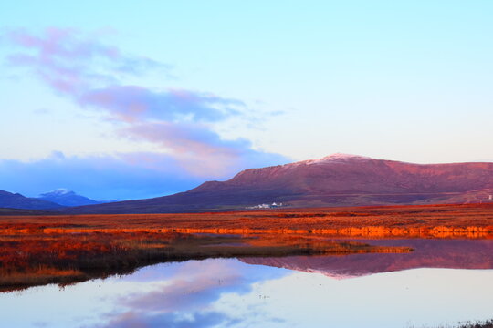 Alaskan sunset in the mountains