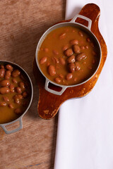 Sopa de frijoles rojos tradicional de medellin Colombia. Plato de comida colombiana de Antioquia. 