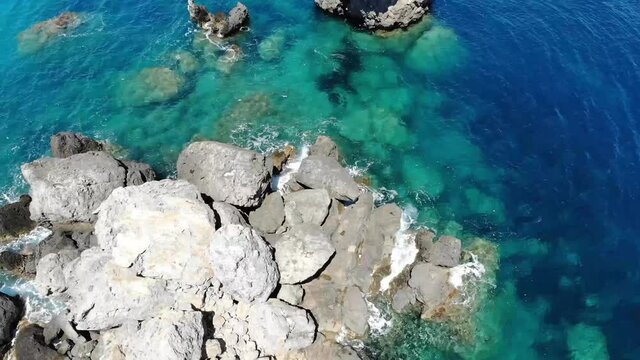 Marea con il drone all'isola del Giglio