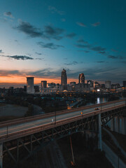 Naklejka premium Cleveland Ohio Skyline at Sunset