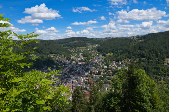 Blick von der Burgruine Hohenschramberg im Schwarzwald