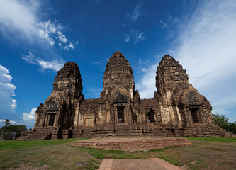 Fototapeta premium Old castles and Buddha images built with stones Historical sites