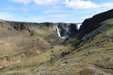 Einzigartiger Haífoss Wasserfall im Hochland von Island