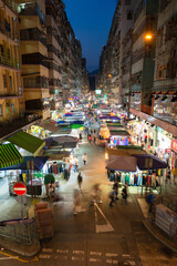 Fototapeta premium Overhead view of night street market in Hong Kong