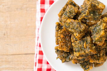 Fried Chinese chives dumpling cake