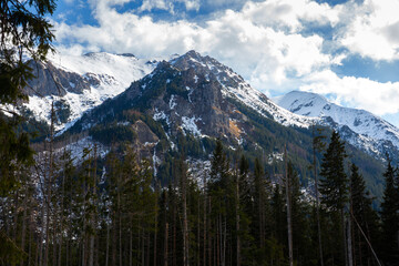 Obraz premium Picturesque rocky landscape of Tatras mountain range in early spring ..