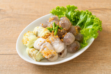 Steamed Rice-Skin Dumplings and Steamed Tapioca Dumplings with Pork