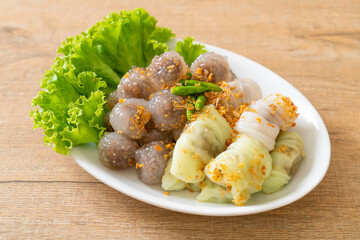Steamed Rice-Skin Dumplings and Steamed Tapioca Dumplings with Pork