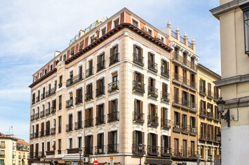 Fototapeta na wymiar Building on the streets of Madrid, Spain