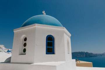 Fototapeta na wymiar Santorini, Greece - romantic island with white buildings