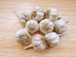 garlic on the table