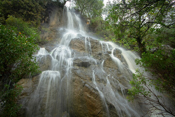 Manantial en la sierra.