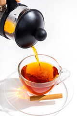 紅茶　Beautifully colored Darjeeling tea and cup